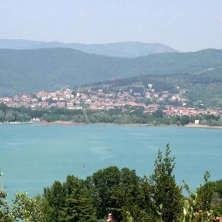 Апартаменты Tamar's Delightful House In Umbria/tuscany Туоро-суль-Тразимено